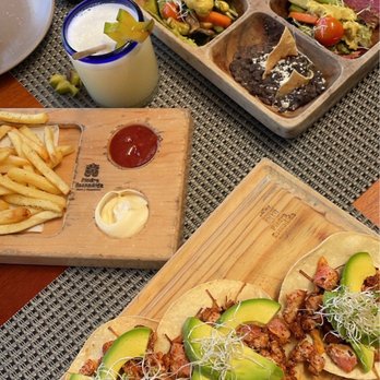 ZIGGY Beach Club & Restaurant - Fish tacos and veggie plate - Mexican Near Me - Tulum, ROO