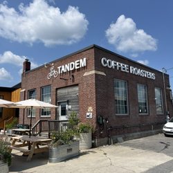 Tandem Coffee Roasters - Outside
