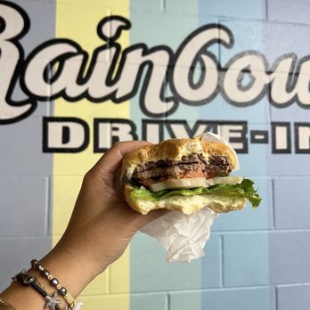Rainbow Drive-In - Deluxe burger - Hawaiian Near Me - Honolulu, Hawaii