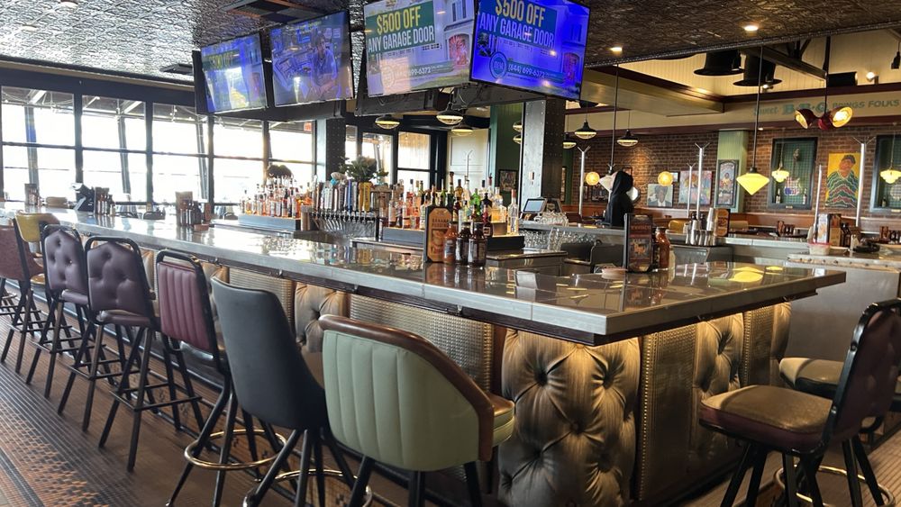 Lucille's Smokehouse Bar-B-Que