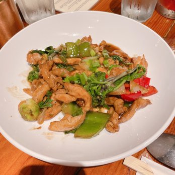 Rangoon Burmese Kitchen - Basil Chicken - Burmese Near Me - Honolulu, Hawaii Rangoon Burmese Kitchen - Basil Chicken - Burmese Near Me - Honolulu, Hawaii