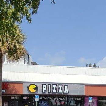 Lorenzo's Pizzeria - a blue car parked in front of a pizzeria - Pizza Near Me - Ft Lauderdale, Florida Lorenzo's Pizzeria - a blue car parked in front of a pizzeria - Pizza Near Me - Ft Lauderdale, Florida