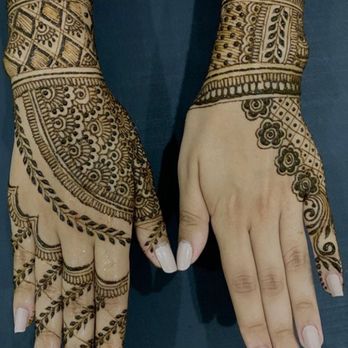Henna Hopes - Beautiful henna design on the back of hand - Henna Artists Near Me Henna Hopes - Beautiful henna design on the back of hand - Henna Artists Near Me