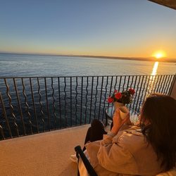 Monterey Bay Inn - Sunrise and coffee