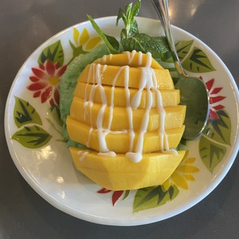 Pineapple Thai - Adorable sticky rice and mango that looks like a pineapple. - Thai Near Me - Cupertino, California Pineapple Thai - Adorable sticky rice and mango that looks like a pineapple. - Thai Near Me - Cupertino, California