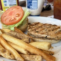 Fenney Grill - Grilled Chicken Sandwich Lunch