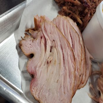 J's Var-B-Q - Turkey sliced with the grain, not a good sign - Barbeque Near Me - Albuquerque, New Mexico
