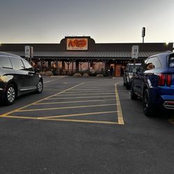 Cracker Barrel Old Country Store - Main entrance