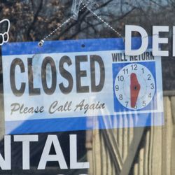 Stillwater Dental Care - Closed sign saying be back at 12:30