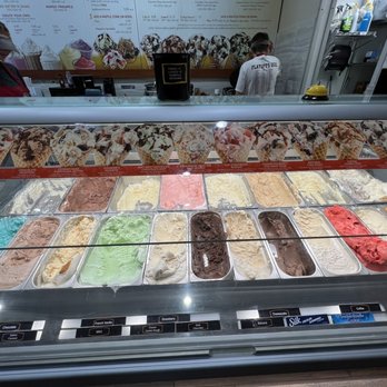 Cold Stone Creamery - Ice Cream & Frozen Yogurt Near Me - Round Rock, Texas