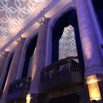 Brooklyn Paramount Theater - Music Venues Near Me - Brooklyn, New York