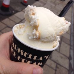 Parisella's Ice Cream Parlour - Delicious honey comb ice cream.  Eat indoors and WATCH OUT FOR ATTACKING SEAGULLS!