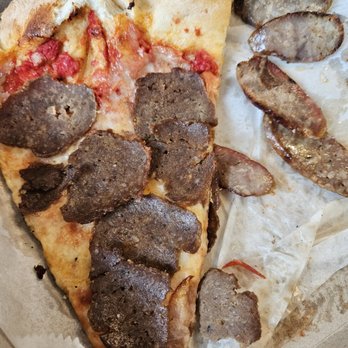 Leonardo's Pizza & Restaurant - Won't stay on the pizza - Italian Near Me - Massapequa, New York