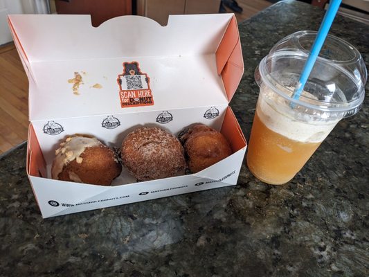 Mass Hole Donuts by null Mass Hole Donuts by null