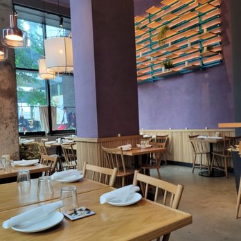 Murray's Cheese Bar - Wine Bars Near Me - Long Island City, New York Murray's Cheese Bar - Wine Bars Near Me - Long Island City, New York