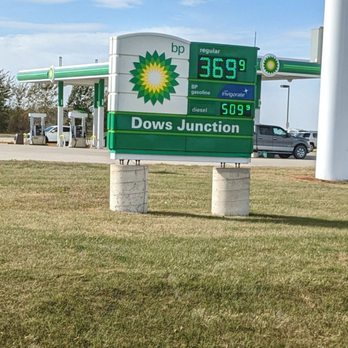 Dows Junction - BP sign - Convenience Stores Near Me - Dows, Iowa