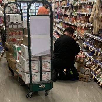 Ralphs - Shelf stocker and Ralph's refuse to move for customers! Who trained this clown? - Grocery Near Me - Los Angeles, California Ralphs - Shelf stocker and Ralph's refuse to move for customers! Who trained this clown? - Grocery Near Me - Los Angeles, California