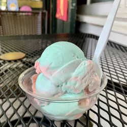 Stockbridge General Store - Small Cotton Candy Ice Cream