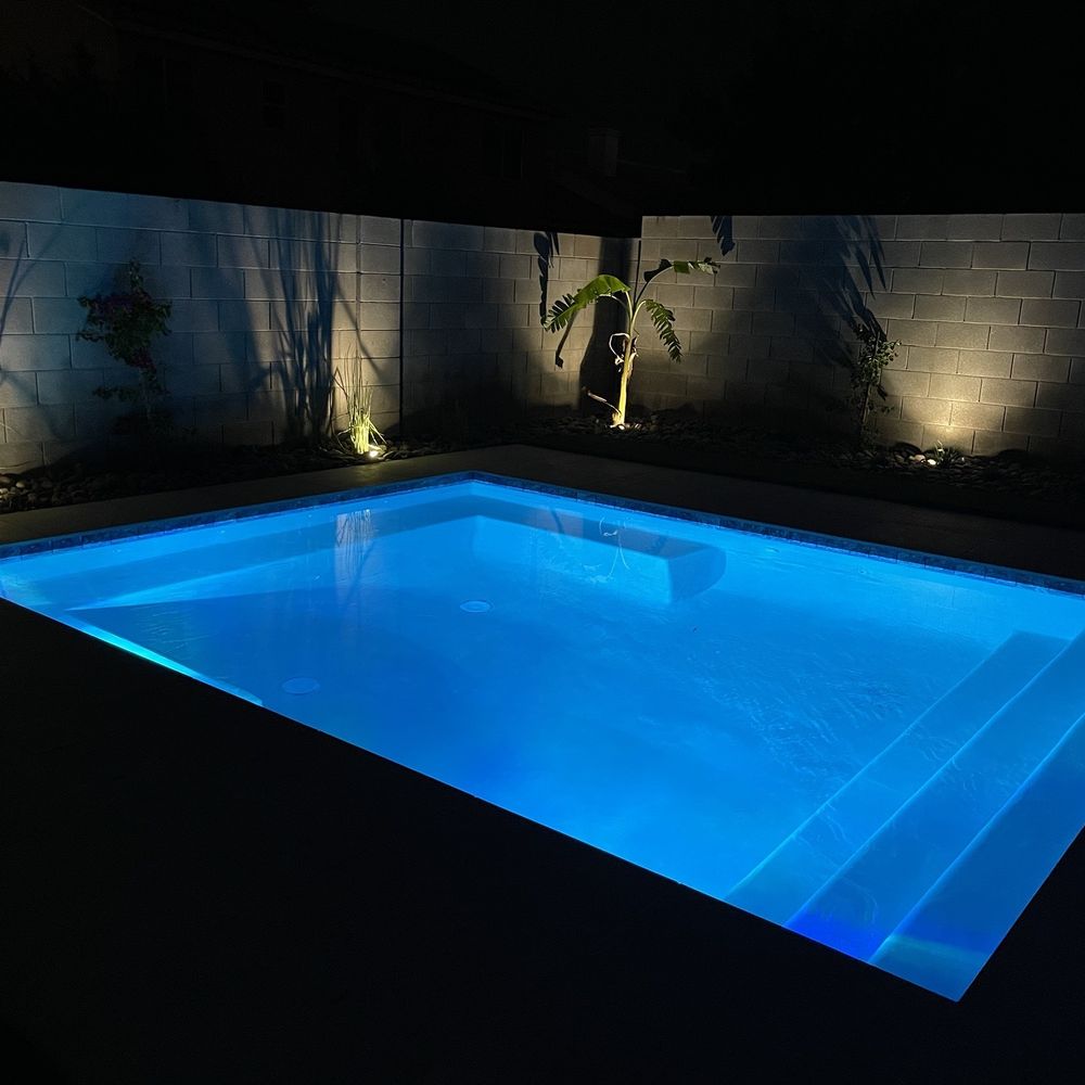 Crystal Cove Pool & Spa - Pool before we lost the second light - Pool & Hot Tub Service Near Me - Las Vegas, Nevada