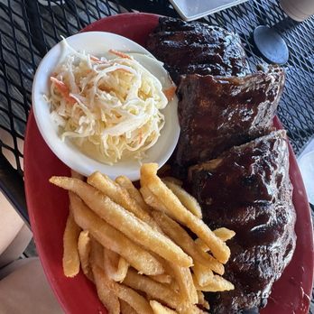 Madigan's Waterfront - Ribs - Seafood Near Me - Occoquan, Virginia