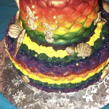 Sweets Stop - Look at the beautiful details on the cake - Desserts Near Me - Fullerton, California