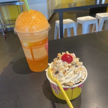 Roxy’s Ice Cream Social - Ice Cream & Frozen Yogurt Near Me - Oklahoma City, Oklahoma