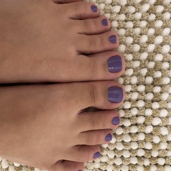 Ami's Nail Salon - My left toes are cut shorter and crooked compared to my right toes. - Nail Salons Near Me - Waipahu, Hawaii