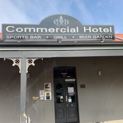 The Commercial Hotel - Commercial Hotel Dubbo entrance