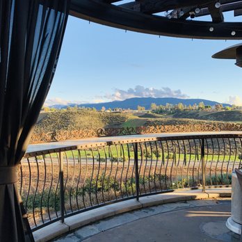 Miramonte Winery - Wineries Near Me - Temecula, California