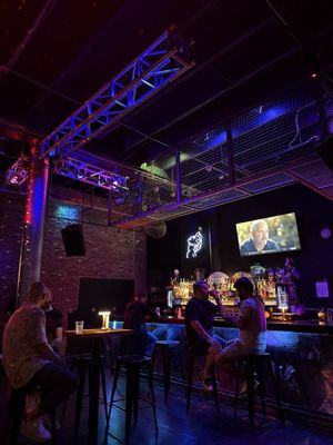 Willy's Neighborhood Bar by null