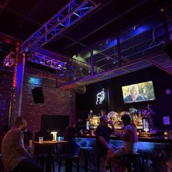 Willy's Neighborhood Bar