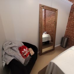 Bare Beauty Bar - Interior