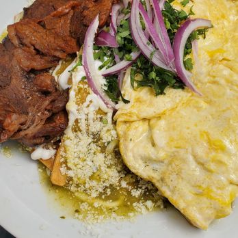 Cafe de la Abuela - Chilaquiles verdes con carne asada ! Fantastic! - Cafes Near Me - San Fernando, California