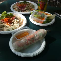 Le Kiosque - Salade, nem et rouleau de printemps
