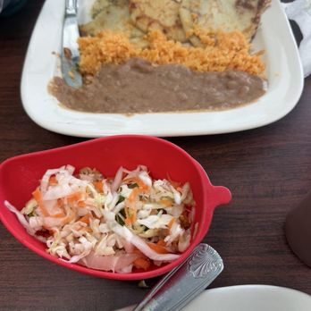 El Rey de Oros - 3 Pupusas - Salvadoran Near Me - Hatboro, Pennsylvania