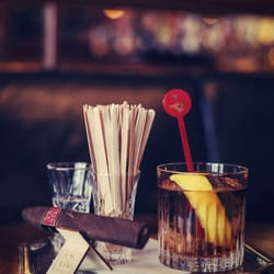Bar and Books Mánesova - Fashioned Connextion with a Bar and Books cigar