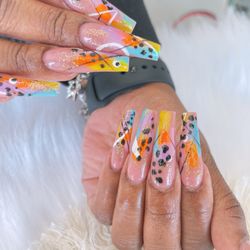 Bora Nails & Lashes