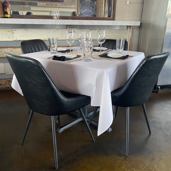 Queenie's Steakhouse - Tables - Steakhouses Near Me - Denton, Texas Queenie's Steakhouse - Tables - Steakhouses Near Me - Denton, Texas