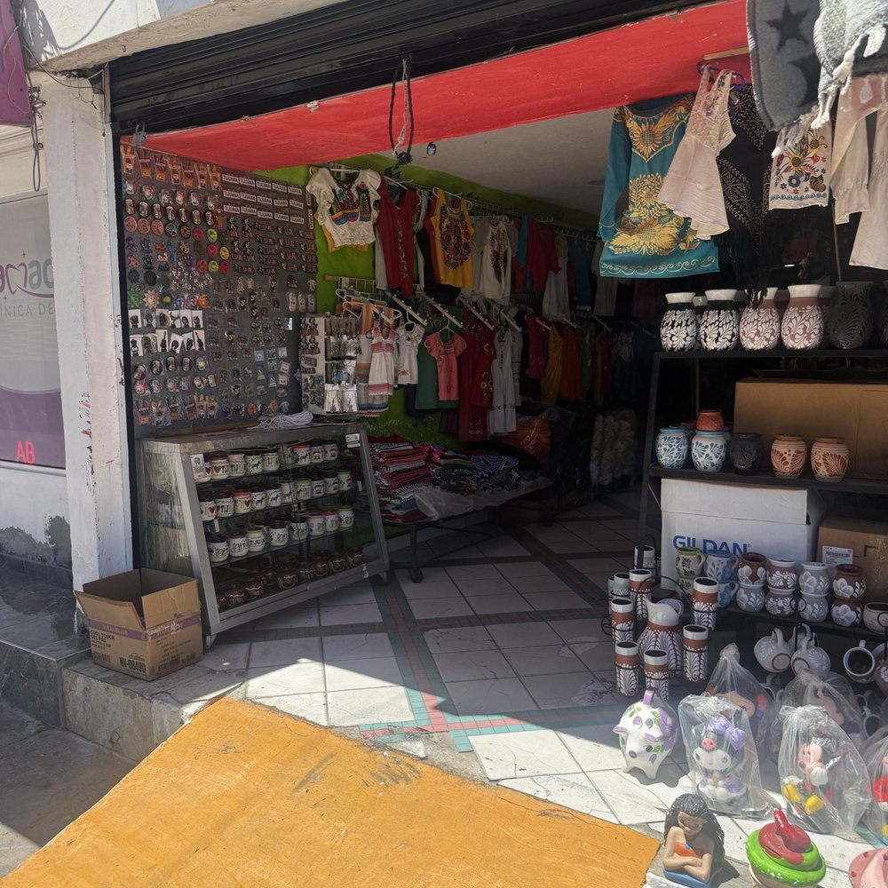 Mercado de Artesanías - Front entrance to one of the stores at Los Mercados Artesanías - Arts & Crafts Near Me - Tijuana, BCN