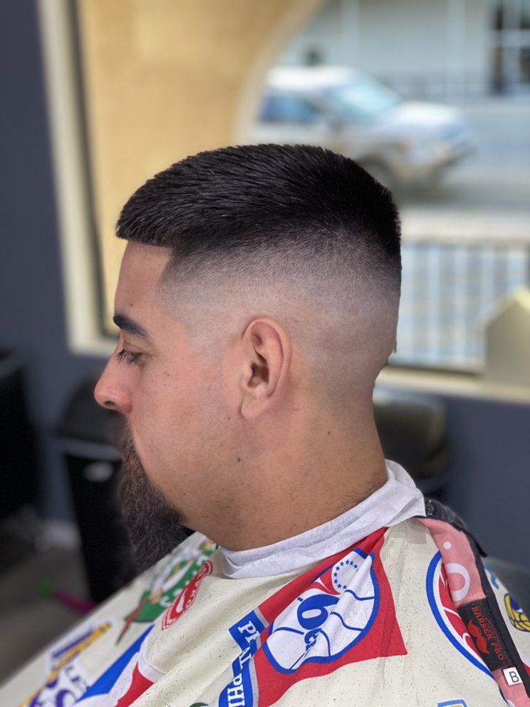 Swavy Da Barber Logo