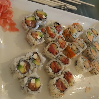Bistro Chen - Salmon maki, Spicy Tuna maki, Shrimp Tempura maki & Crabmeat maki - Sushi Bars Near Me - Arlington Heights, Illinois