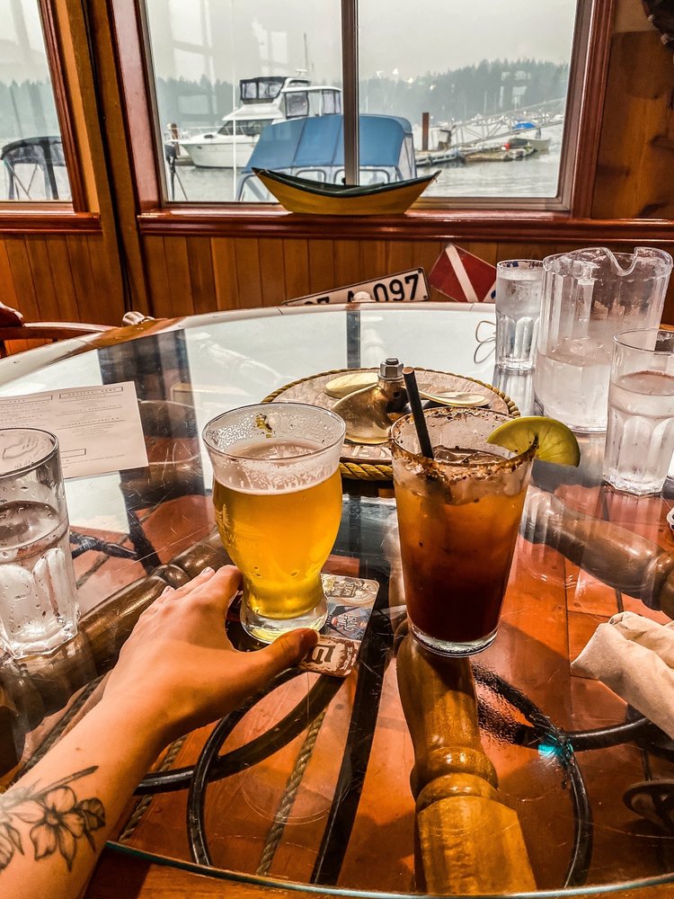 DINGHY DOCK PUB 32 Photos & 31 Reviews 8 Pirates Lane, Nanaimo