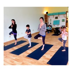 Simply Wellness - Yoga family!