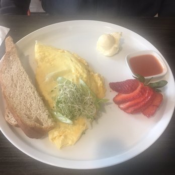 Le Petit Belge - Breakfast & Brunch Near Me - Vancouver, British Columbia