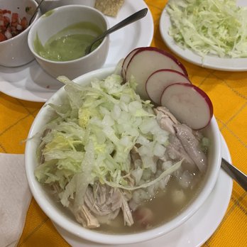 La Chata - Posole con pollo y puerco - Mexican Near Me - Guadalajara, JAL