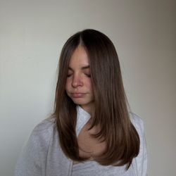 Caprice Does Hair