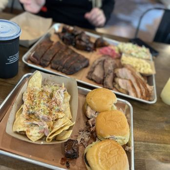 Bain Barbecue - Ribs, turkey sandwiches, Mac & Cheese and so much more! Yummy. Oh wait...THOSE BURNT ENDS, run don't walk. - Barbeque Near Me - Memphis, Tennessee