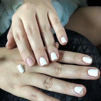 Nail lovers - Day after regular mani (not acrylic or gel) my whole nail comes off??? And look how chippy the other hand is. Wtf - Nail Salons Near Me - Miami, Florida