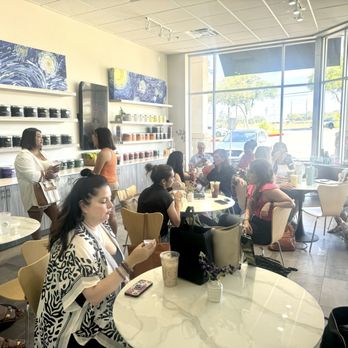La Tea Da - Main seating area - Bubble Tea Near Me - San Antonio, Texas