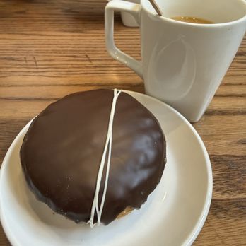 The White Sheep - Boston Cream Donut - Breakfast & Brunch Near Me - Naperville, Illinois